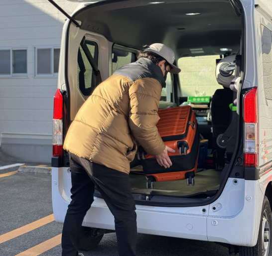 荷物の積み込み画像